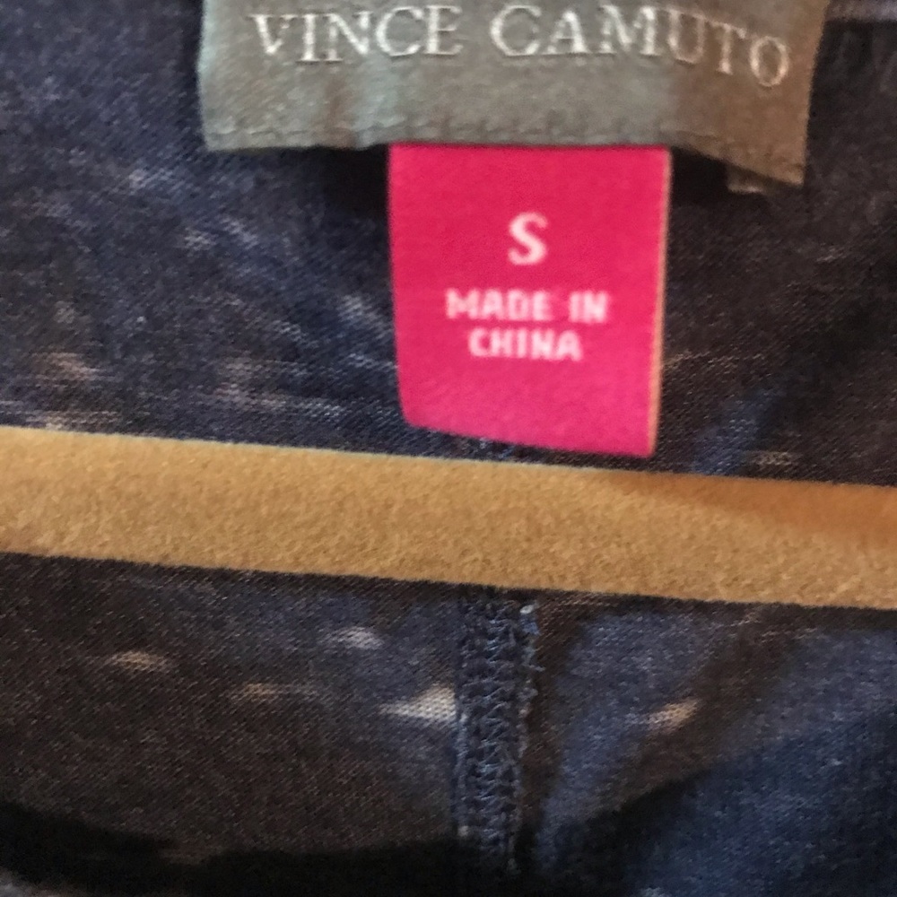 Vince Camuto blue spaced died sleeveless ruffle top in small - Picture 4 of 5